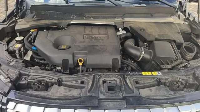 Land Rover Discovery Sport view 15