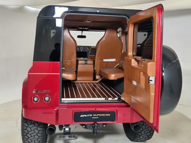 Land Rover Defender view 12