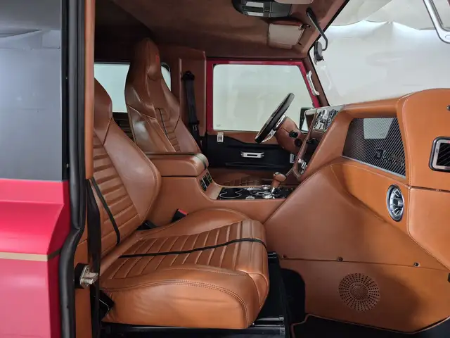 Land Rover Defender view 9