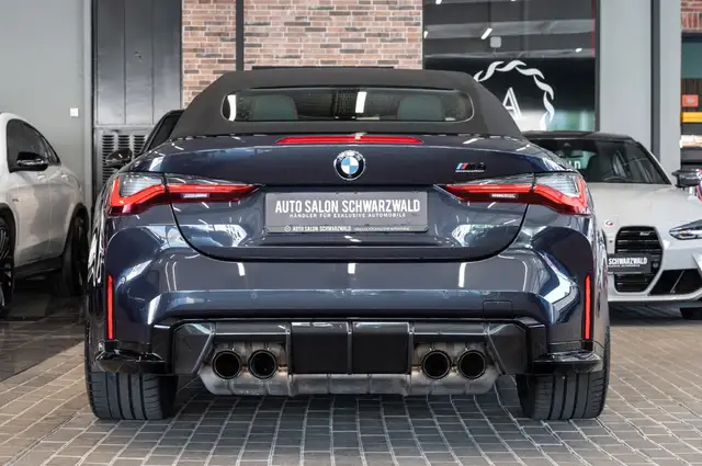 BMW M4 view 7