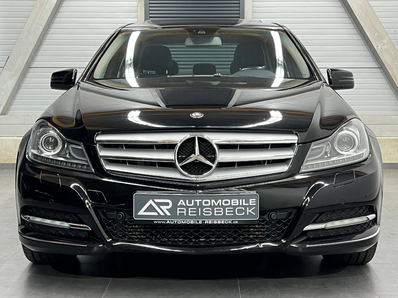 Mercedes-Benz C 300 CDI V6 4Matic*Avantgarde*ILS*Glasdach*AHK* — photo 8
