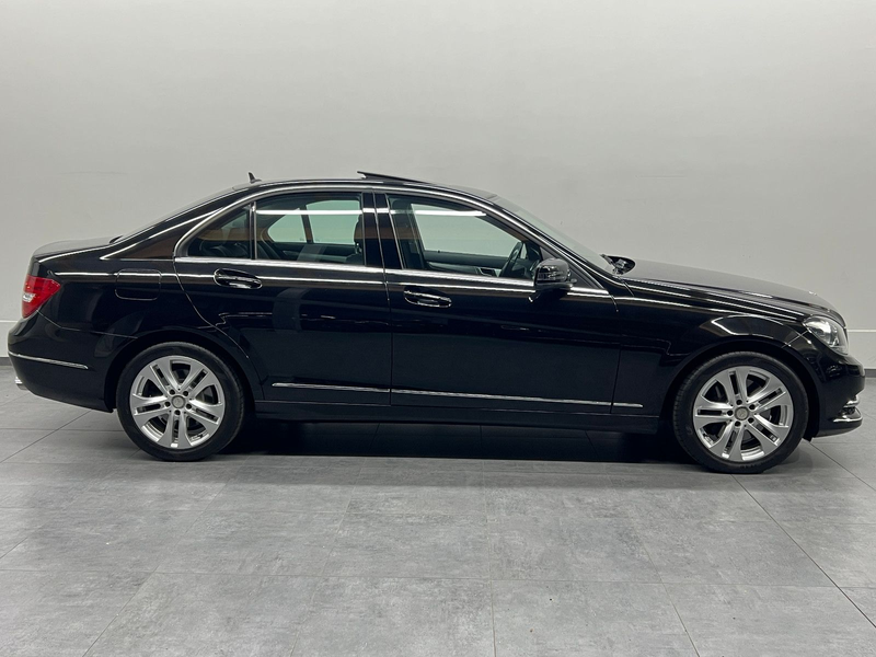 Mercedes-Benz C 300 CDI V6 4Matic*Avantgarde*ILS*Glasdach*AHK* — photo 6