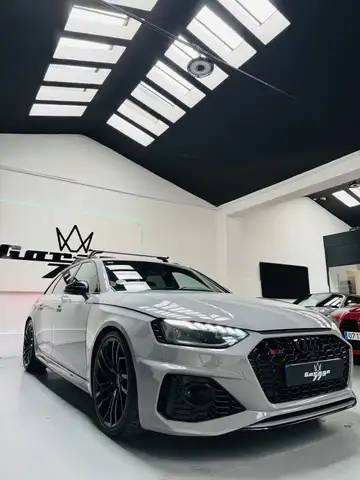 Audi RS4 Avant TFSI quattro tiptronic