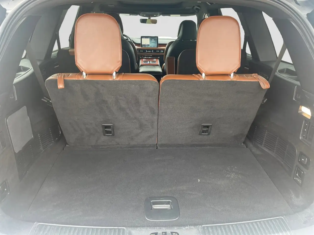 Lincoln Aviator снимка Lincoln Aviator