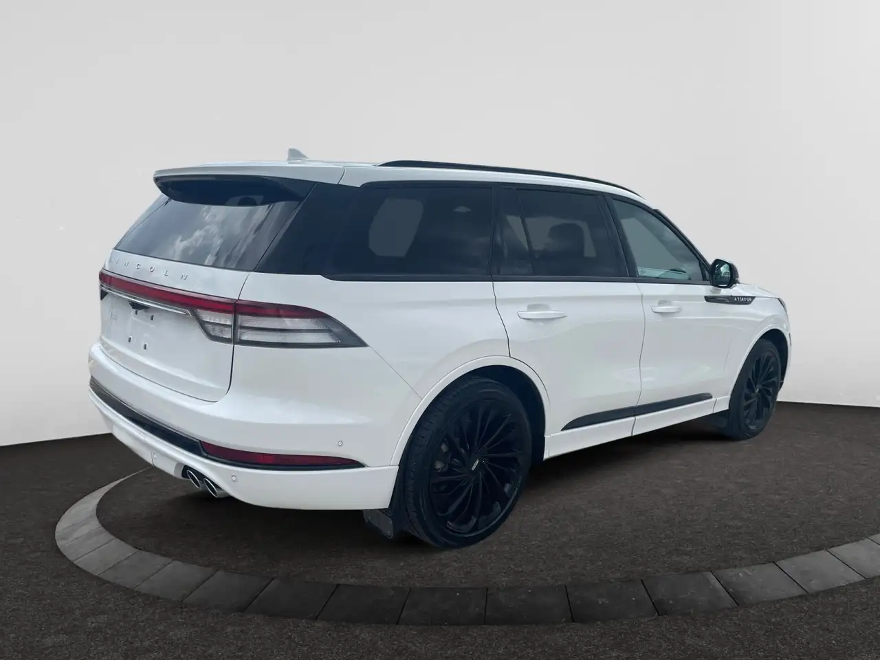 Lincoln Aviator снимка Lincoln Aviator