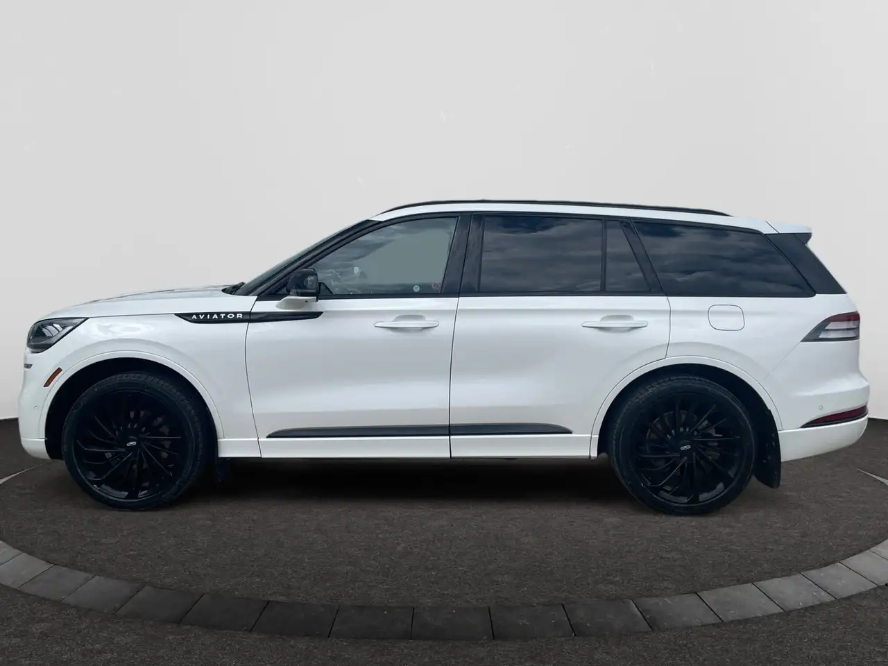 Lincoln Aviator снимка Lincoln Aviator