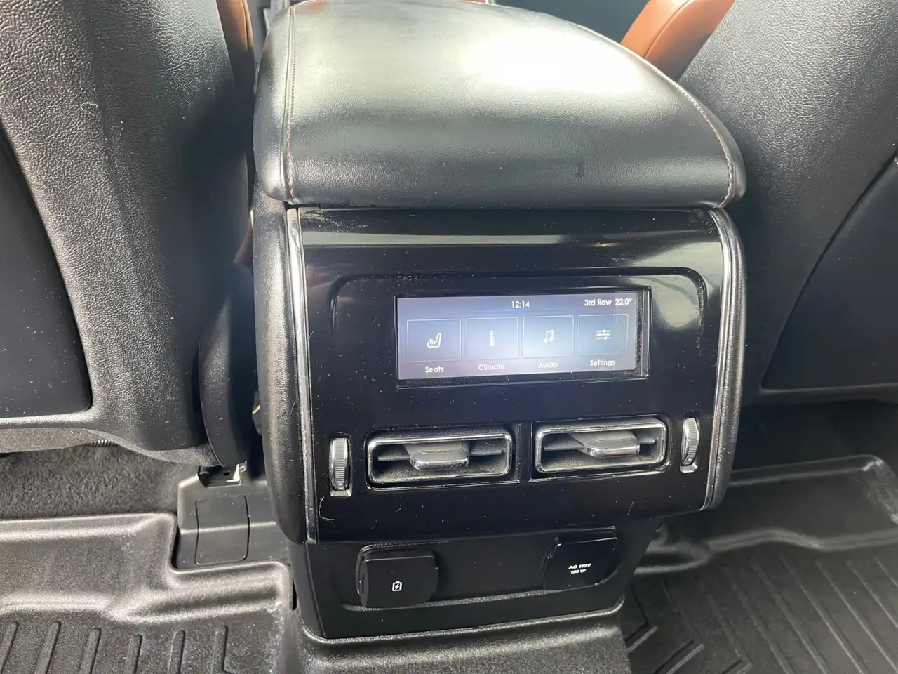 Lincoln Aviator снимка Lincoln Aviator