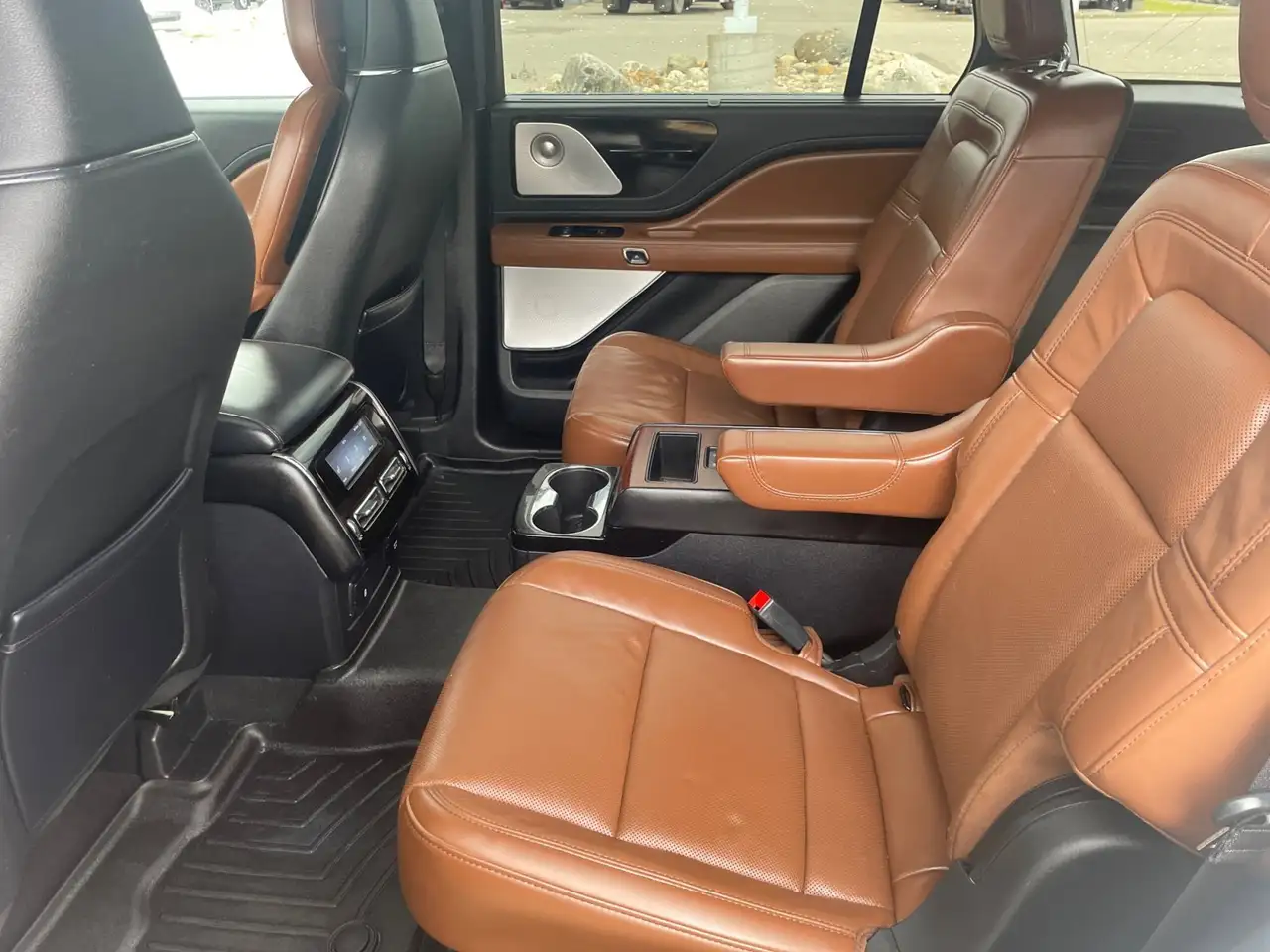 Lincoln Aviator снимка Lincoln Aviator