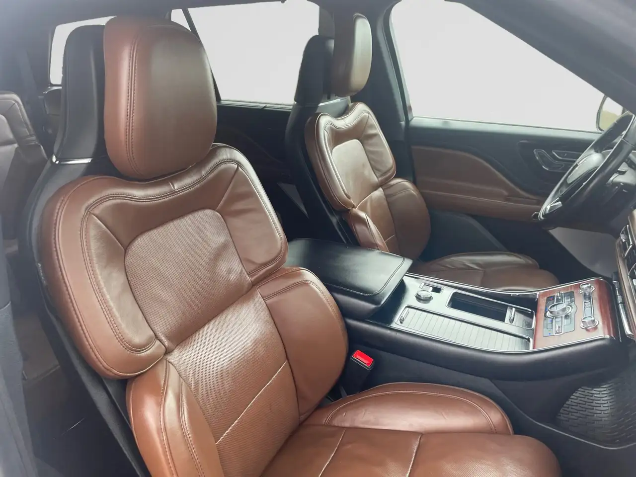 Lincoln Aviator снимка Lincoln Aviator