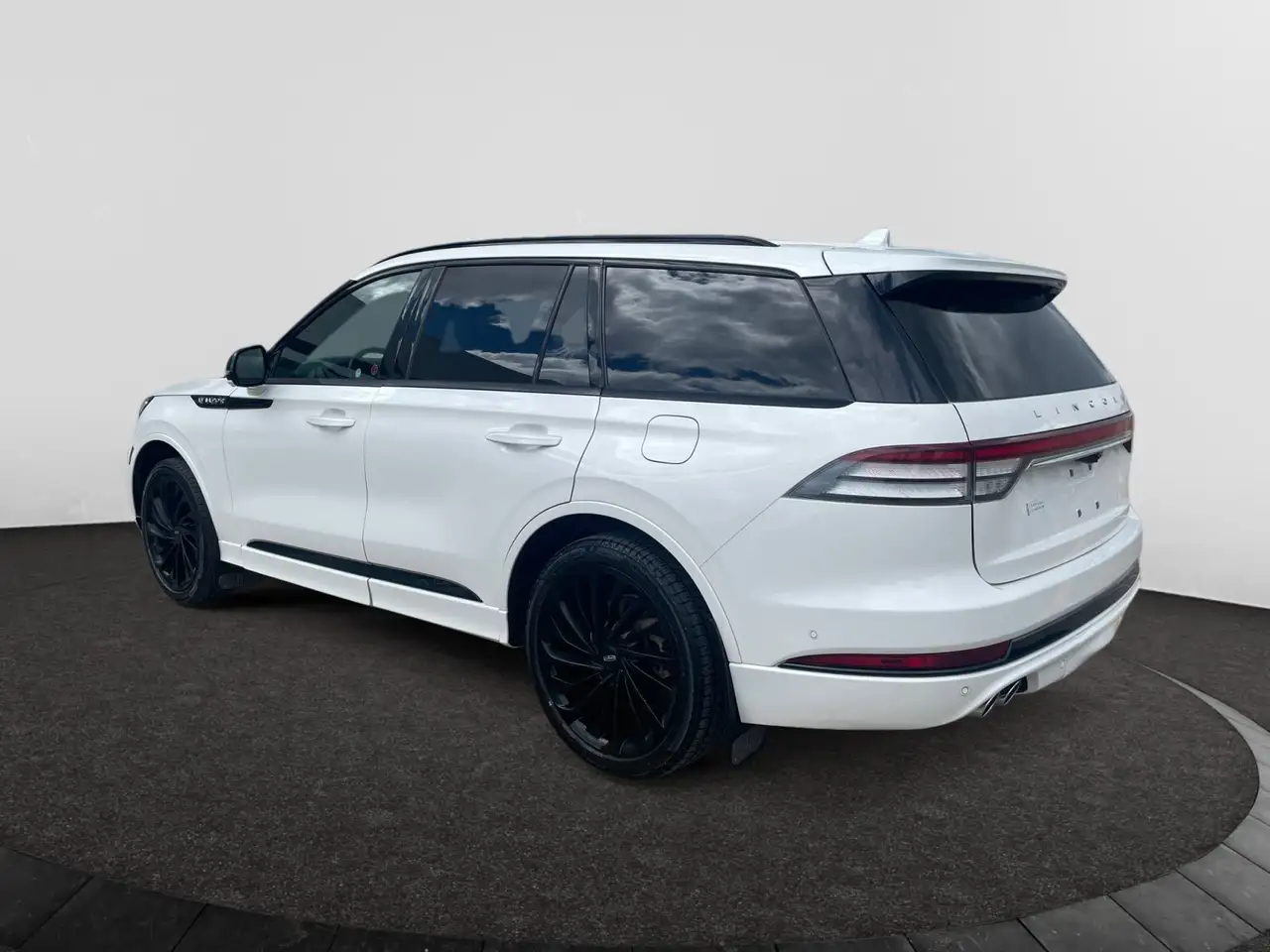 Lincoln Aviator снимка Lincoln Aviator