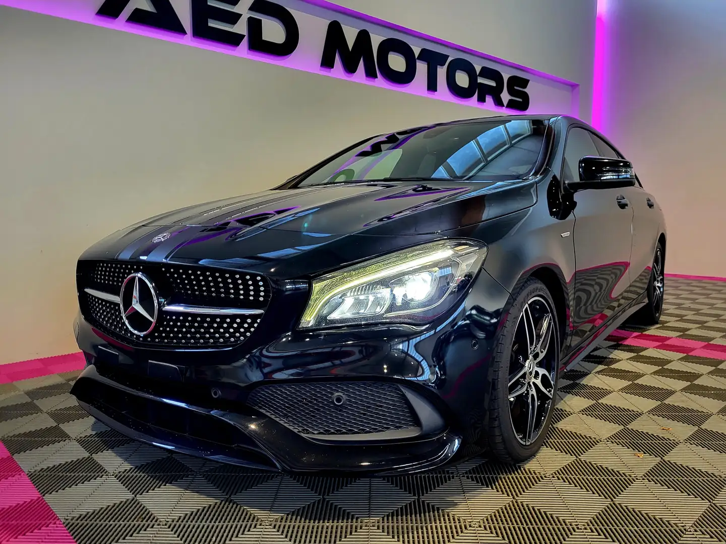 Mercedes-Benz CLA 200 CLA 200 CDI 2143ccm EDITION Noir - 1
