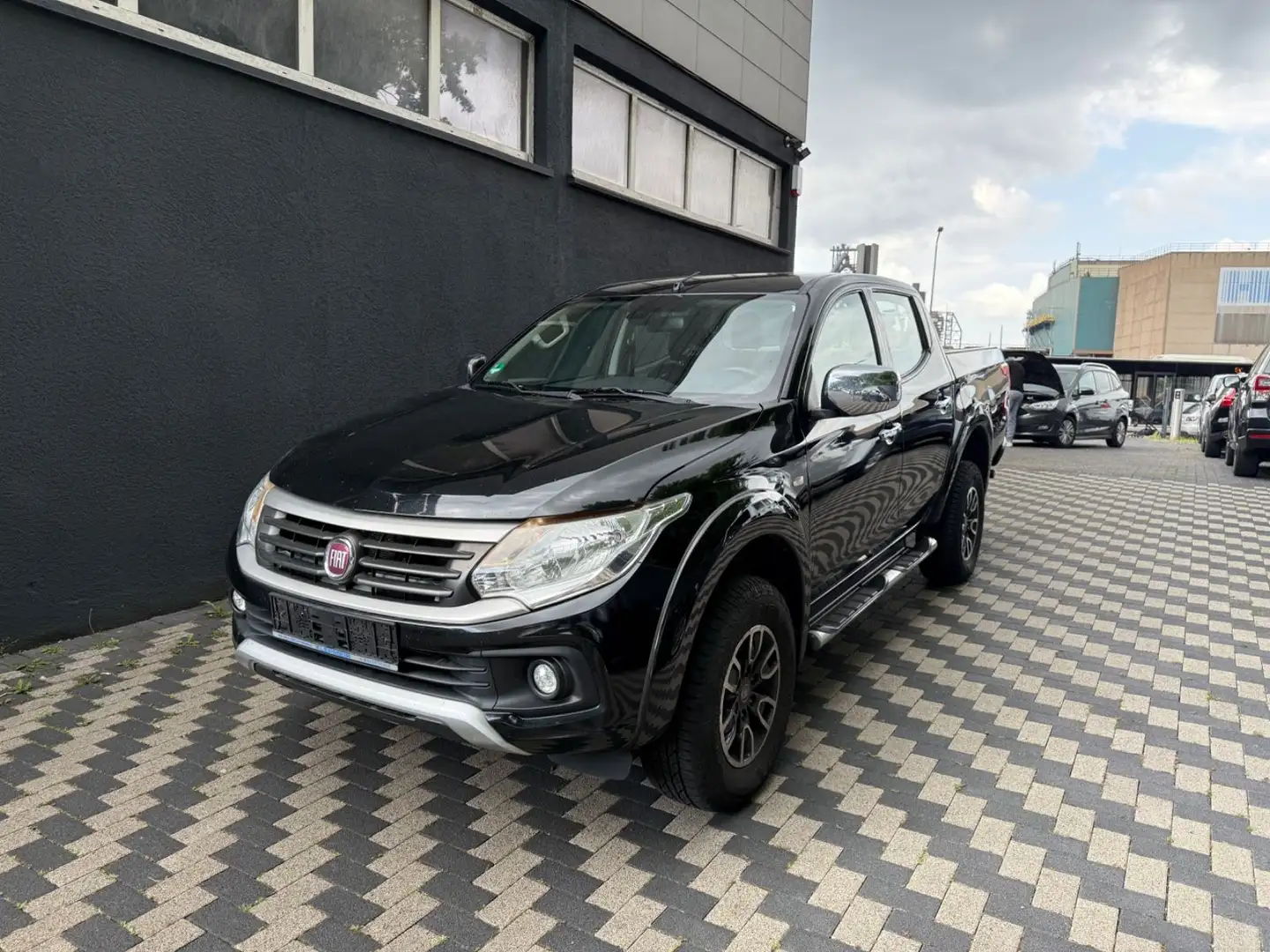 Fiat Fullback Extended Cab SX Basis Black - 1