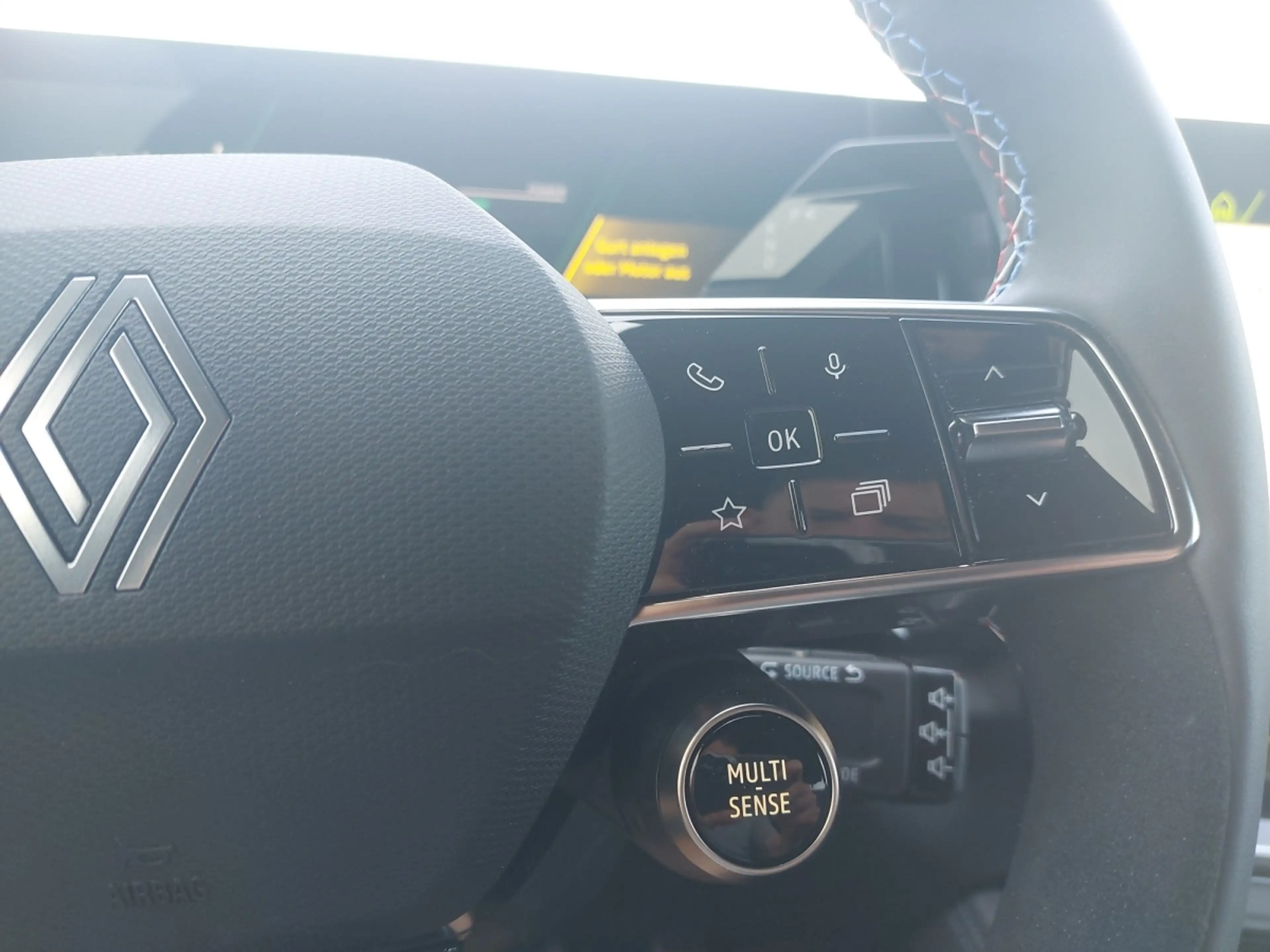 Renault Rafale Esprit Alpine Hyper Hybrid E-Tech 4x4 300 — photo 15