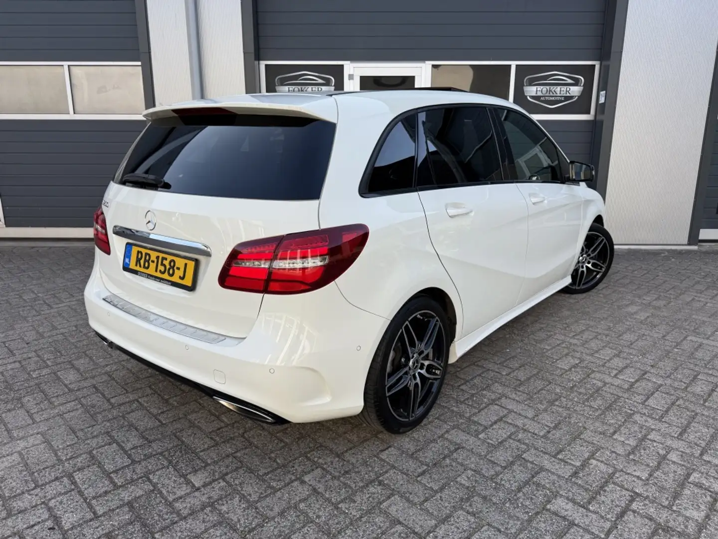 Mercedes-Benz B 200 Prestige AMG Pano NAP 1e eig. Leer Trekhaak Memory Білий - 2