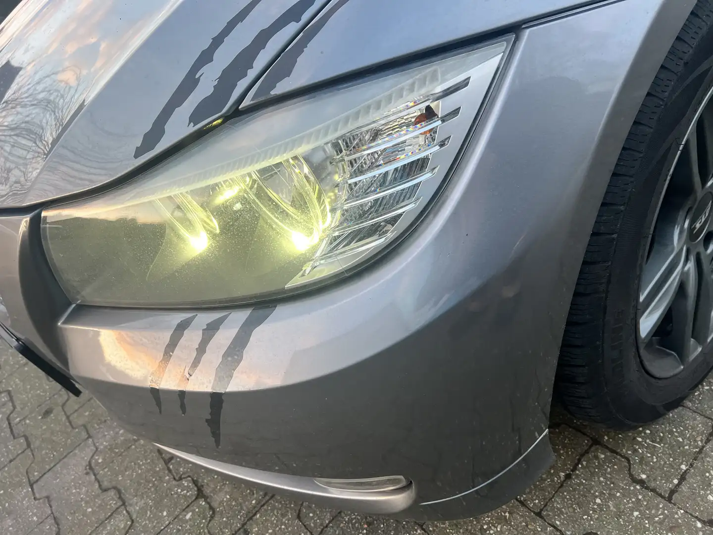 BMW 318 318i Grau - 1