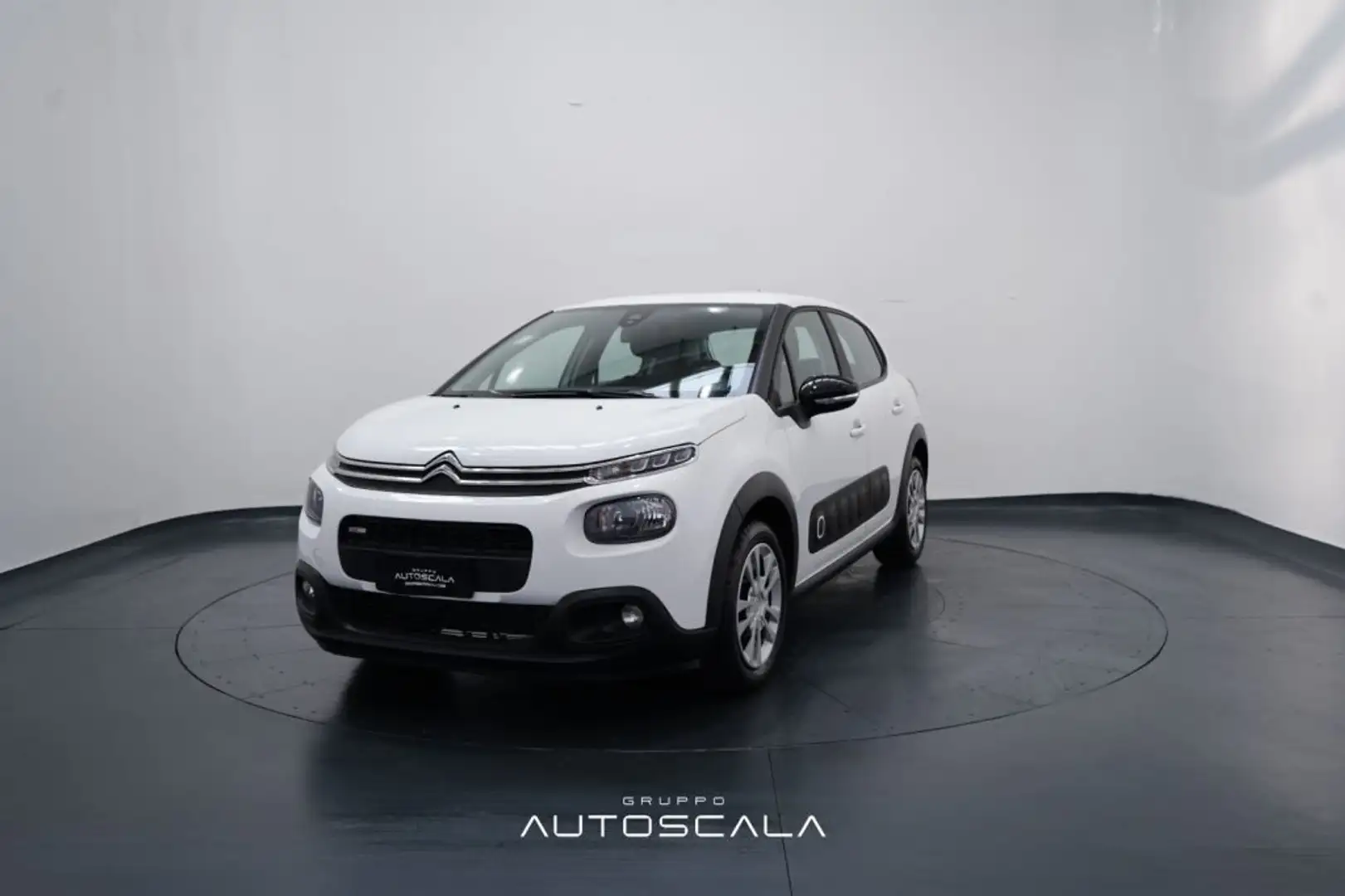 Citroen C3 1.2 PureTech 82cv S&S Shine Белый - 1
