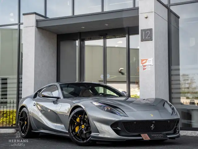 Ferrari 812 6.5 V12 Superfast HELE / Lift / Passenger / Dayton