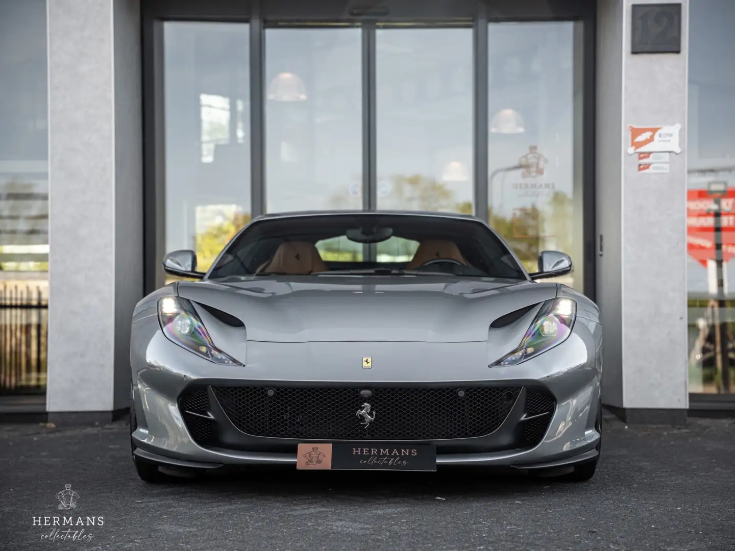 Ferrari 812 6.5 V12 Superfast HELE / Lift / Passenger / Dayton Grau - 2