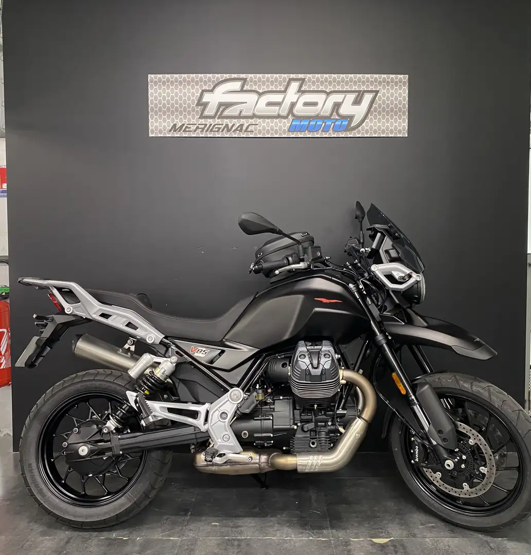 Moto Guzzi V 85 TT Noir - 2