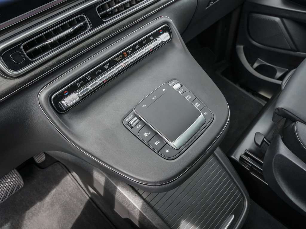 Mercedes-Benz EQV 300