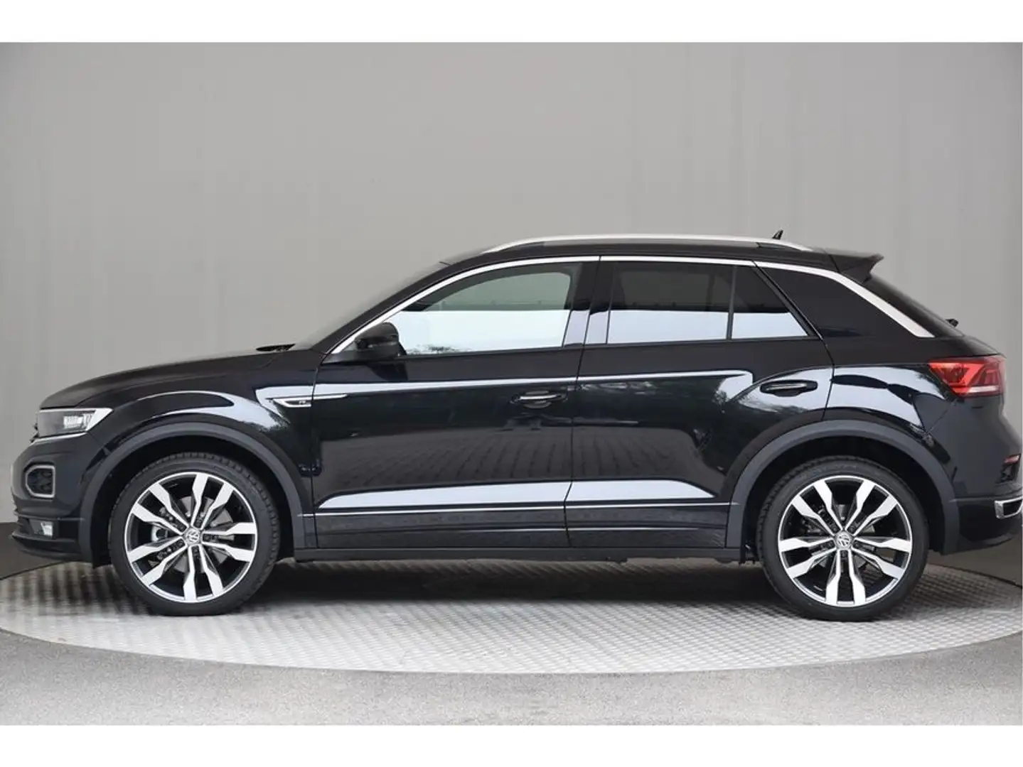 Volkswagen T-Roc 1.5 TSI Sport R line dealer onderhouden Чорний - 1