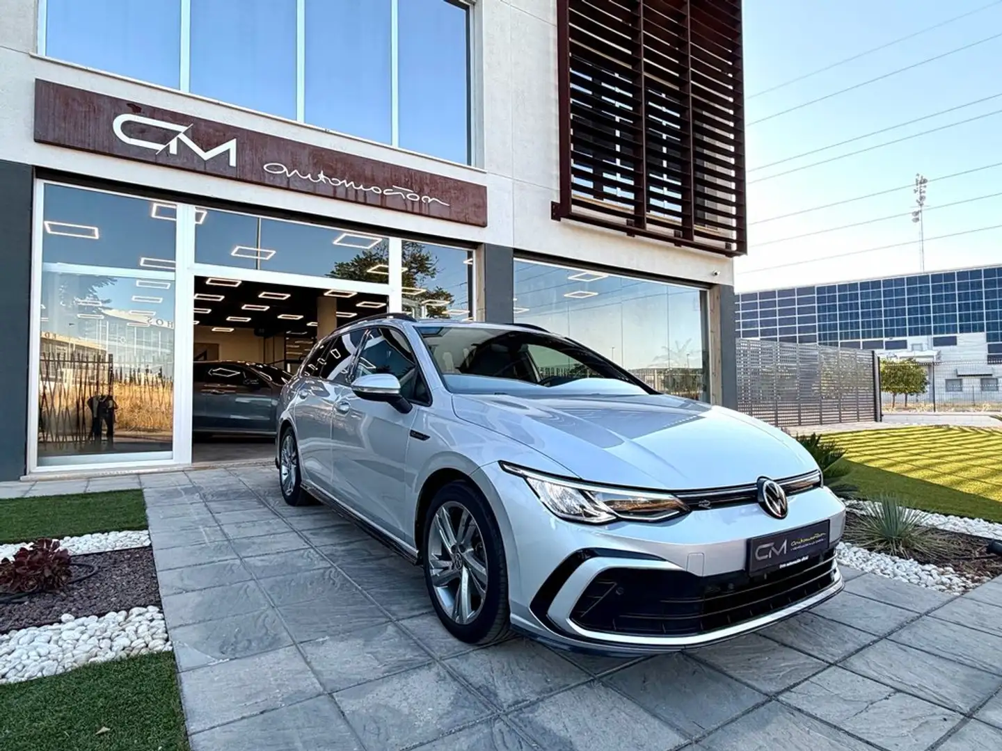 Volkswagen Golf R-Line 1.5 eTSI 96kW (130CV) DSG Variant Gris - 1