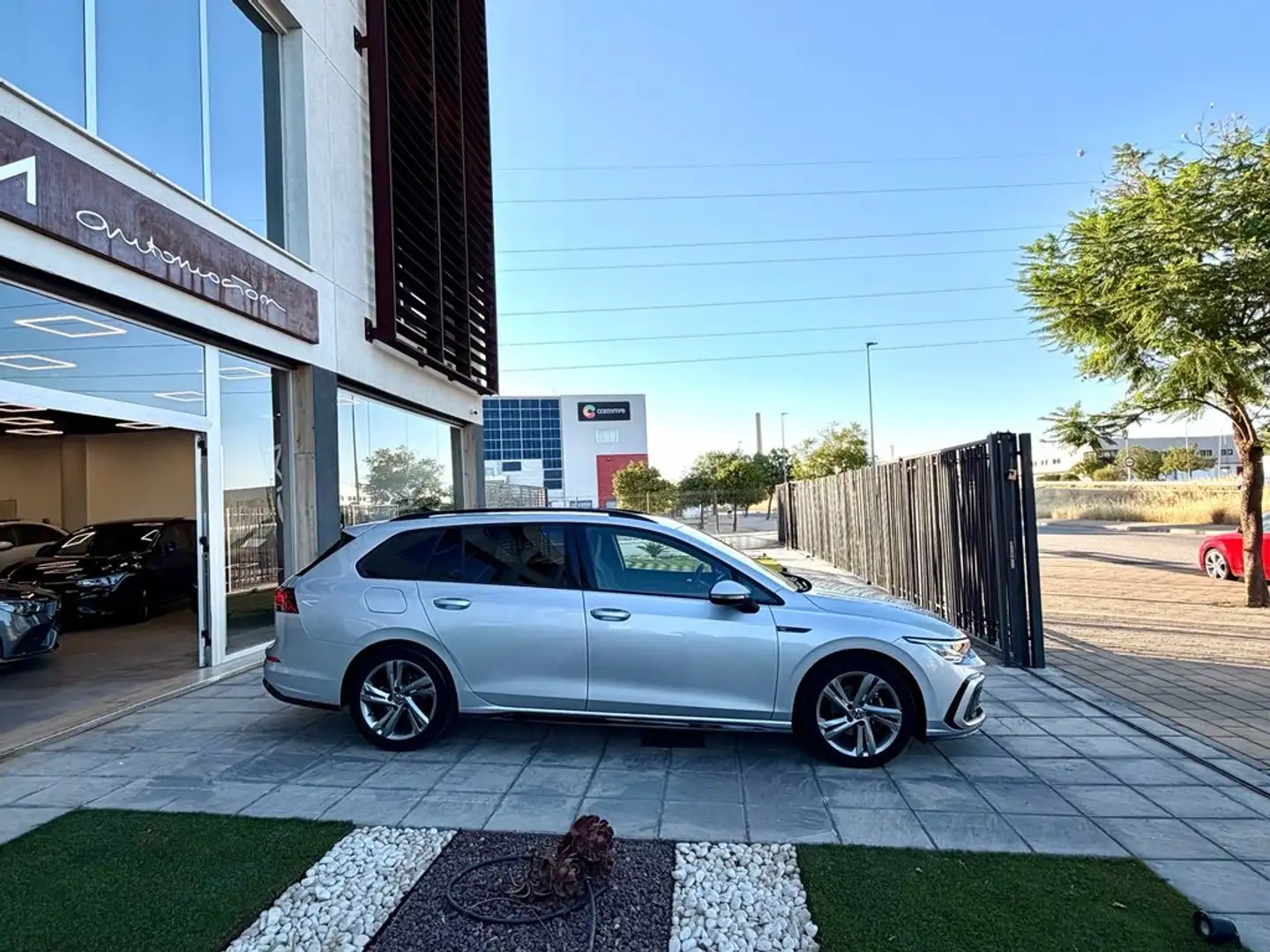 Volkswagen Golf R-Line 1.5 eTSI 96kW (130CV) DSG Variant Gris - 2