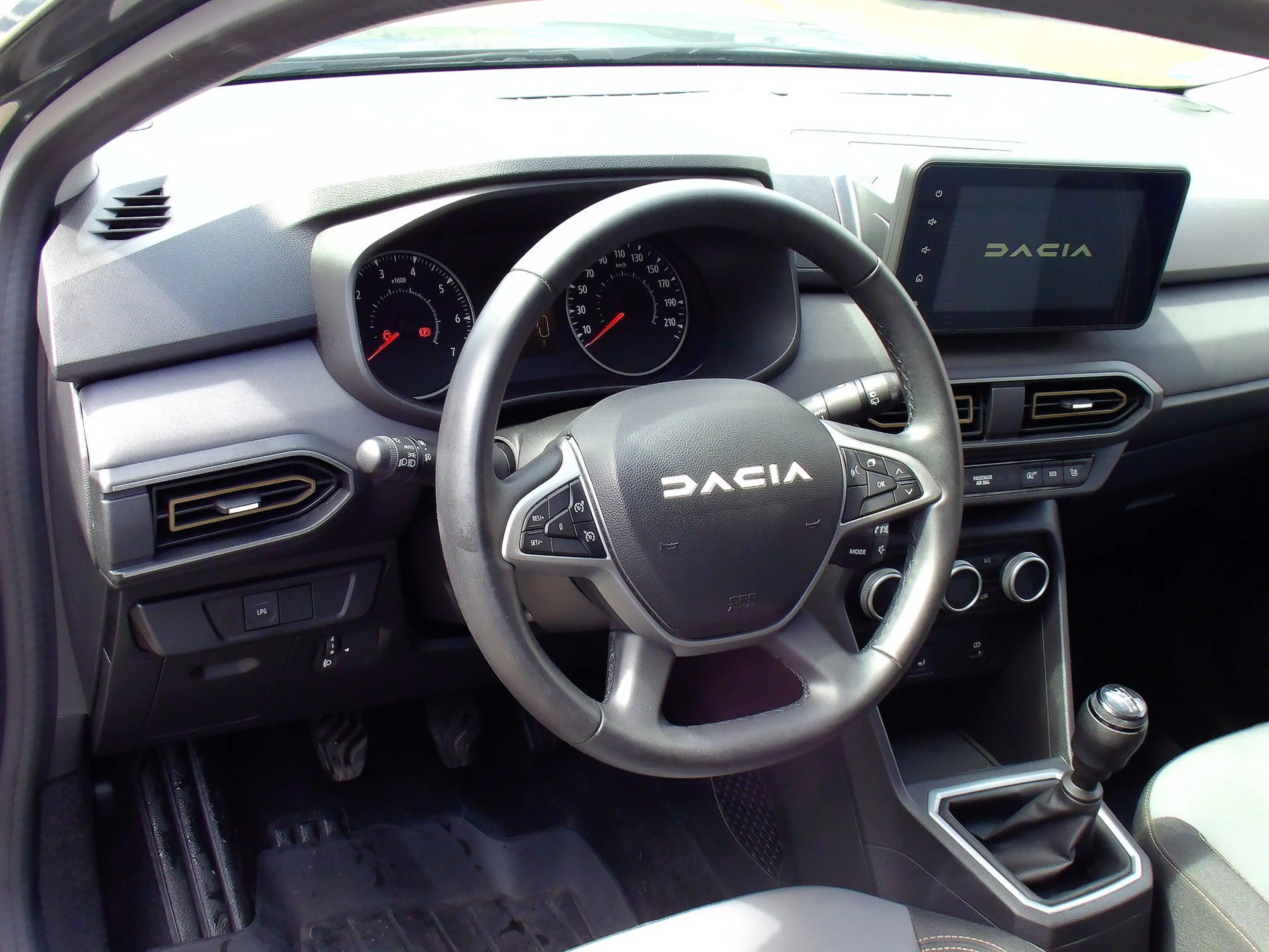 Dacia Jogger Extreme+ TCe 100 ECO-G — photo 9