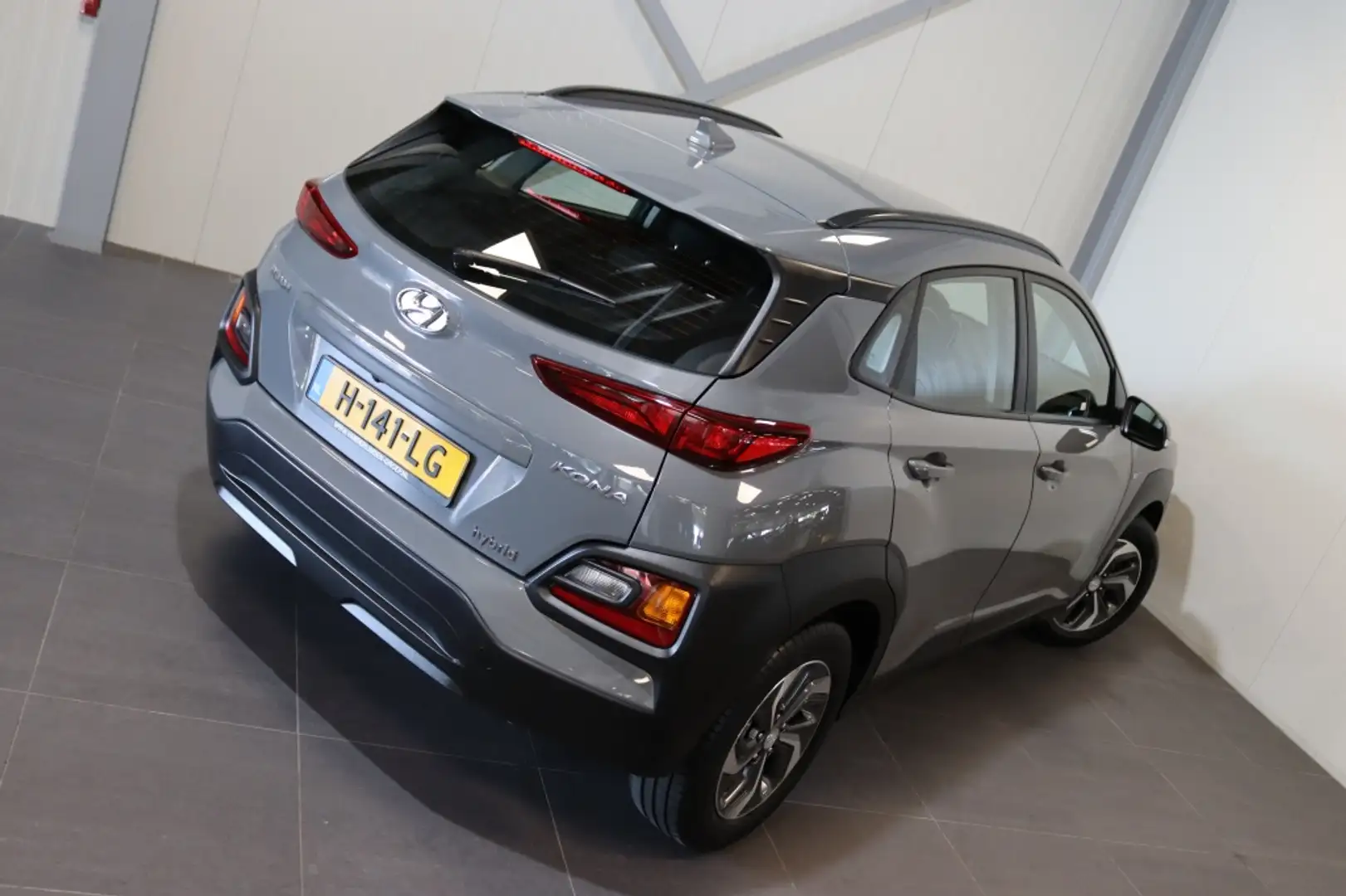 Hyundai KONA 1.6 GDI HEV Comfort|Navi|Camera|16"|Krell|Rijklaar Grijs - 2