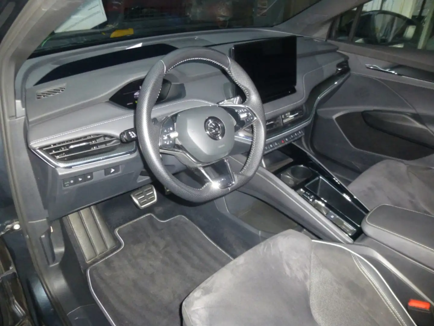 Skoda Enyaq 60 Sportline Grau - 2