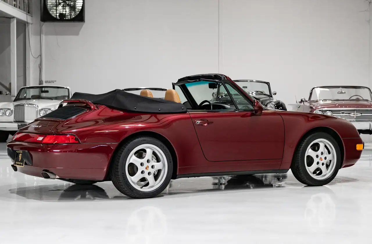 Porsche 911 CARRERA 4 CABRIOLET (SIX-SPEED MANUAL, ONLY 16,802 MILES) SIX-SPEED MANUAL, ONLY 16,802 MILES, foto 8