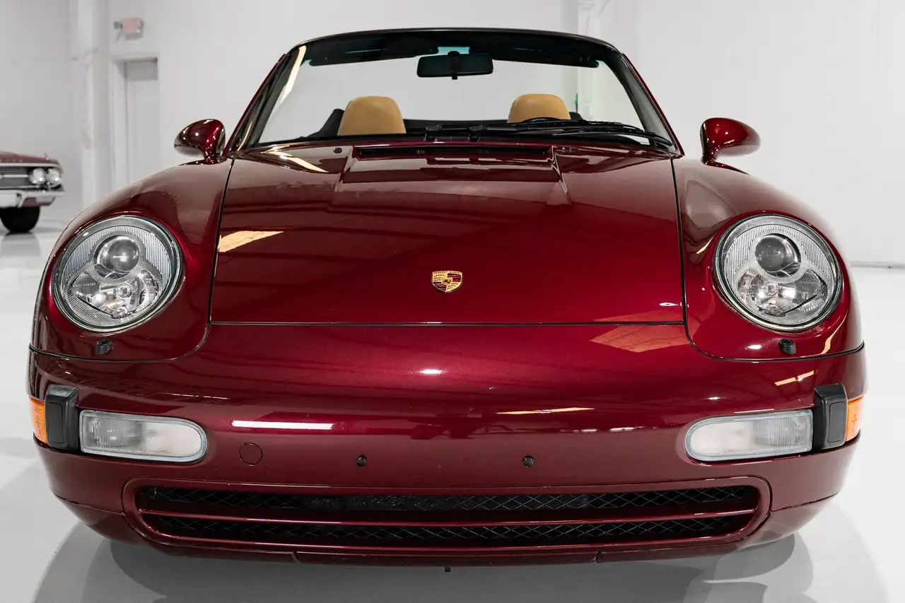 Porsche 911 CARRERA 4 CABRIOLET (SIX-SPEED MANUAL, ONLY 16,802 MILES) SIX-SPEED MANUAL, ONLY 16,802 MILES, foto 6