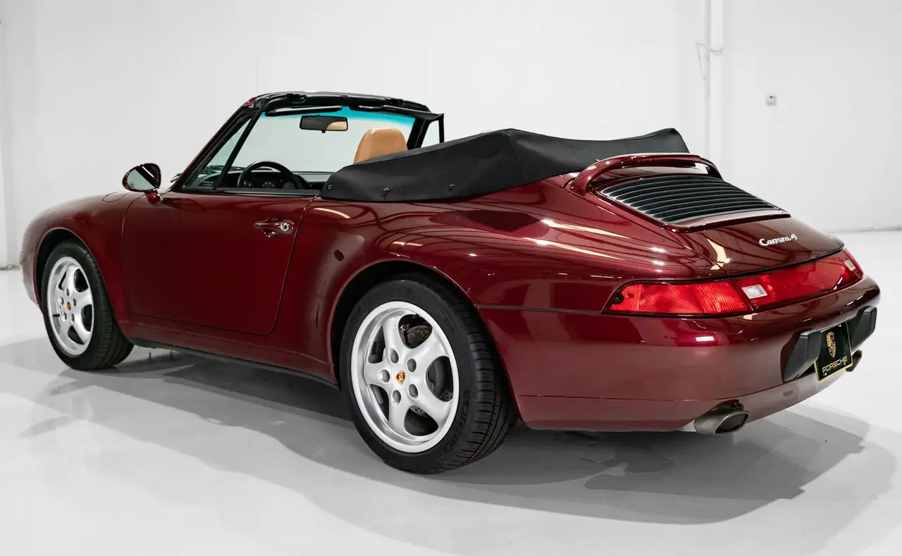 Porsche 911 CARRERA 4 CABRIOLET (SIX-SPEED MANUAL, ONLY 16,802 MILES) SIX-SPEED MANUAL, ONLY 16,802 MILES, foto 11