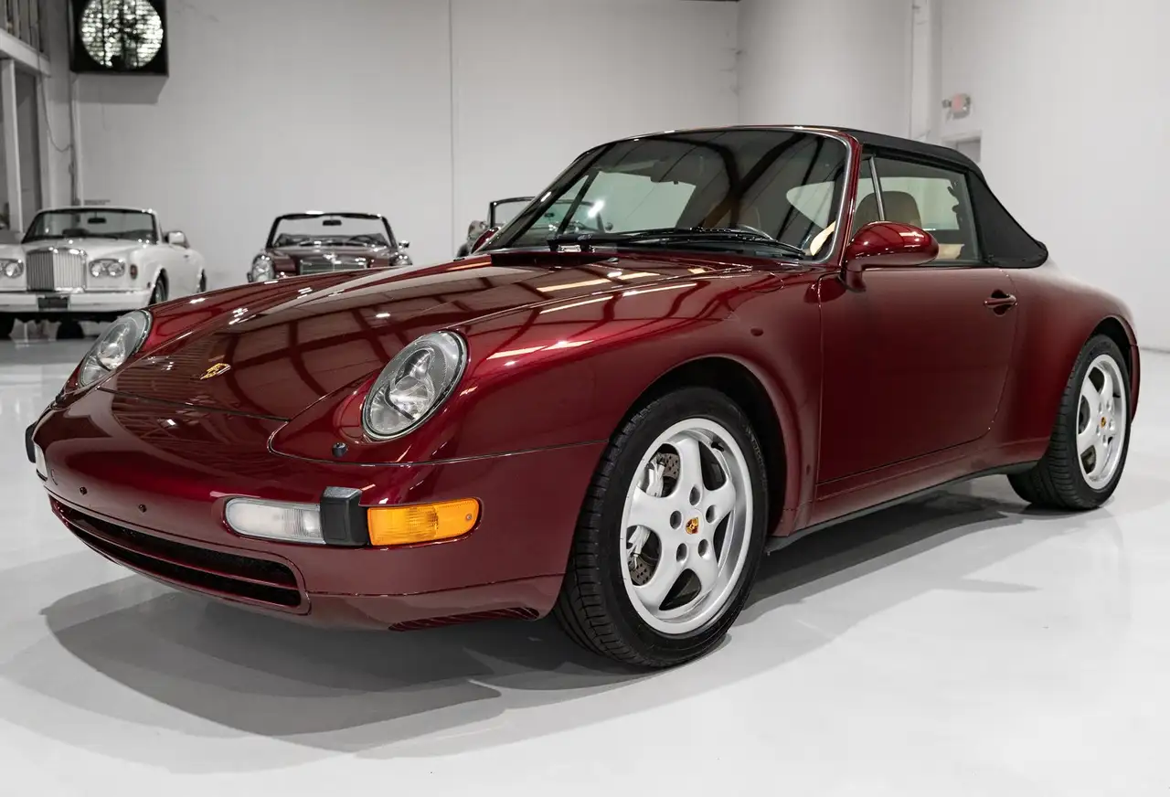 Porsche 911 CARRERA 4 CABRIOLET (SIX-SPEED MANUAL, ONLY 16,802 MILES) SIX-SPEED MANUAL, ONLY 16,802 MILES, foto 5