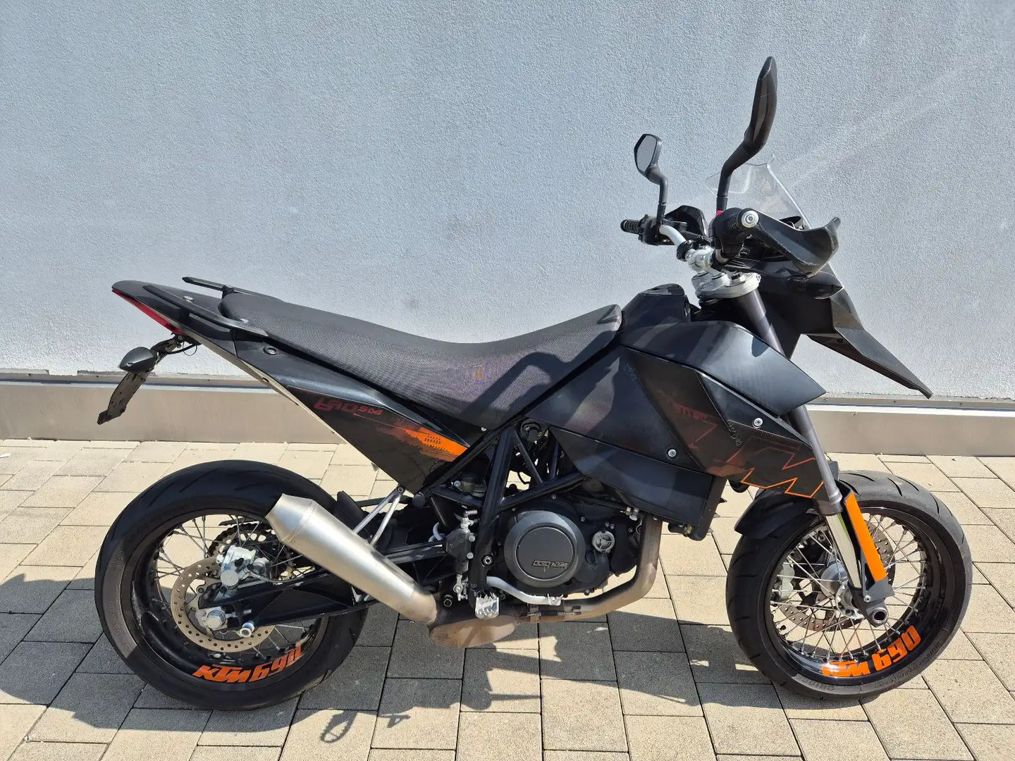 KTM 690 SM im Kundenauftrag Schwarz - 1