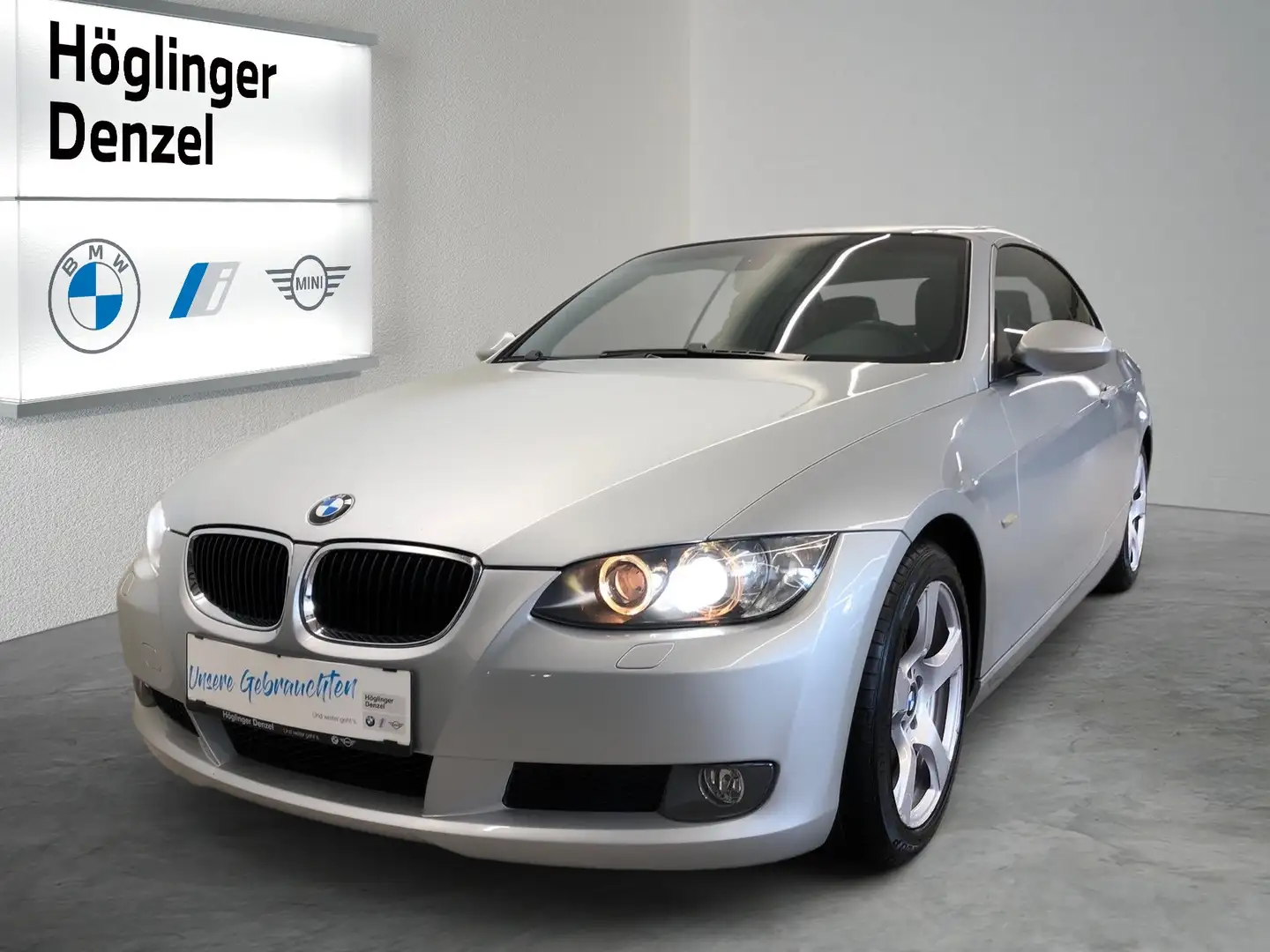 BMW 320 i Silber - 1