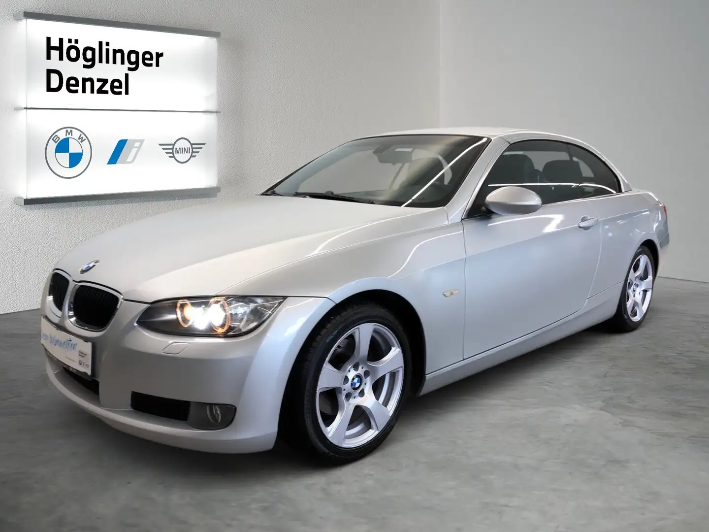 BMW 320 i Silber - 2