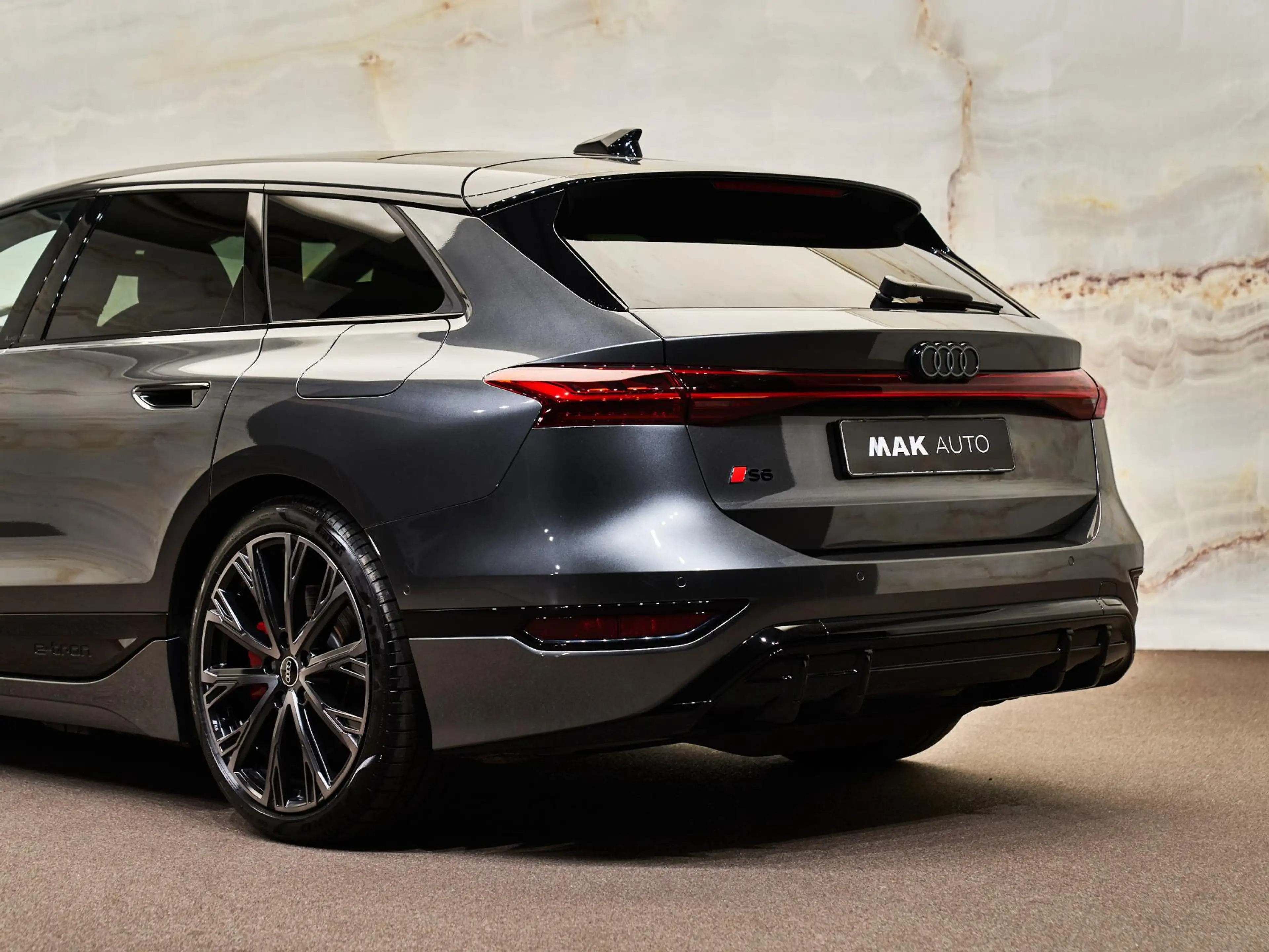 Audi S6 e-tron Avant Quattro , pano, Tech Pro, B&O, luchtv., OLED — photo 5
