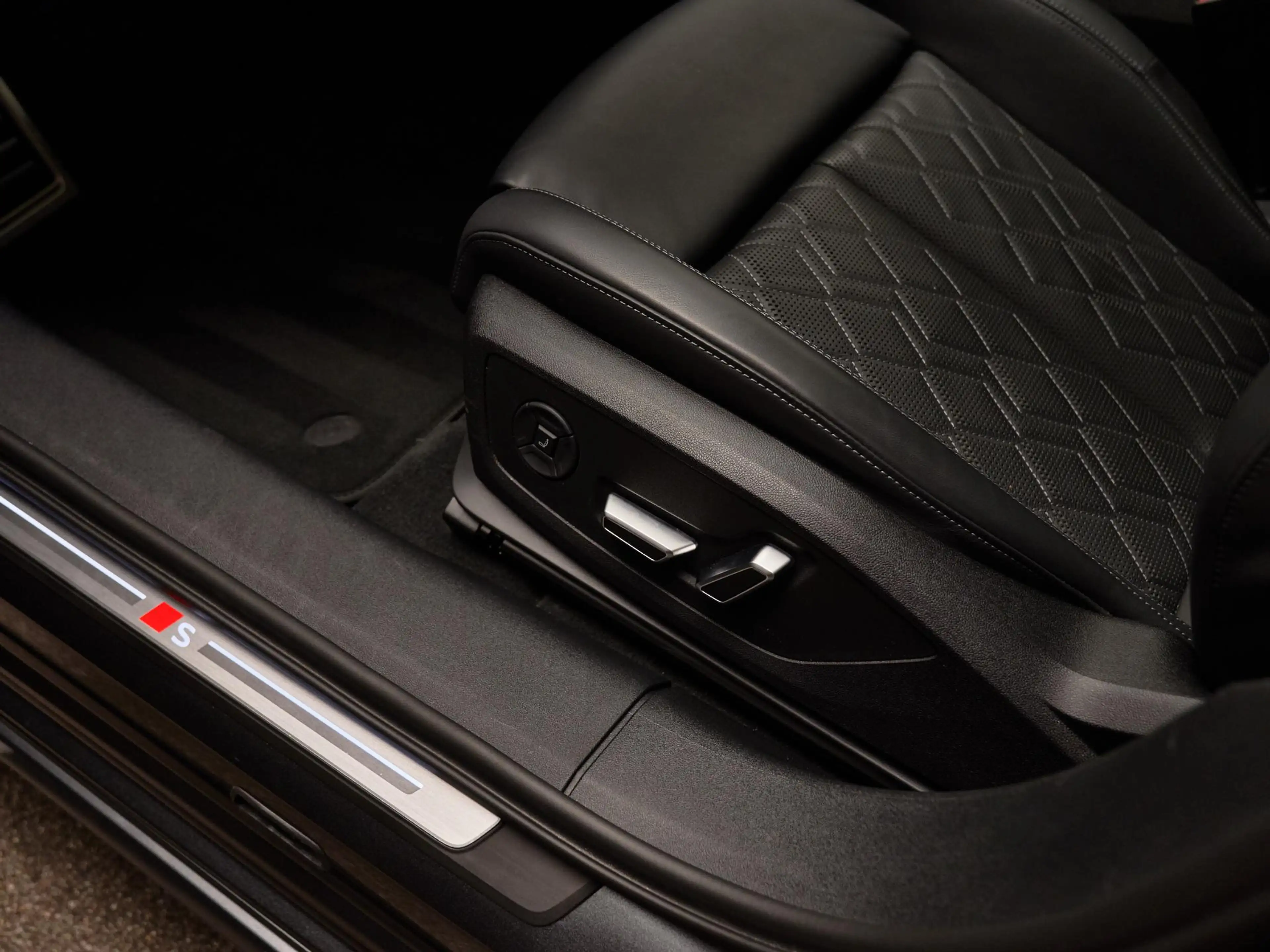 Audi S6 e-tron Avant Quattro , pano, Tech Pro, B&O, luchtv., OLED — photo 11