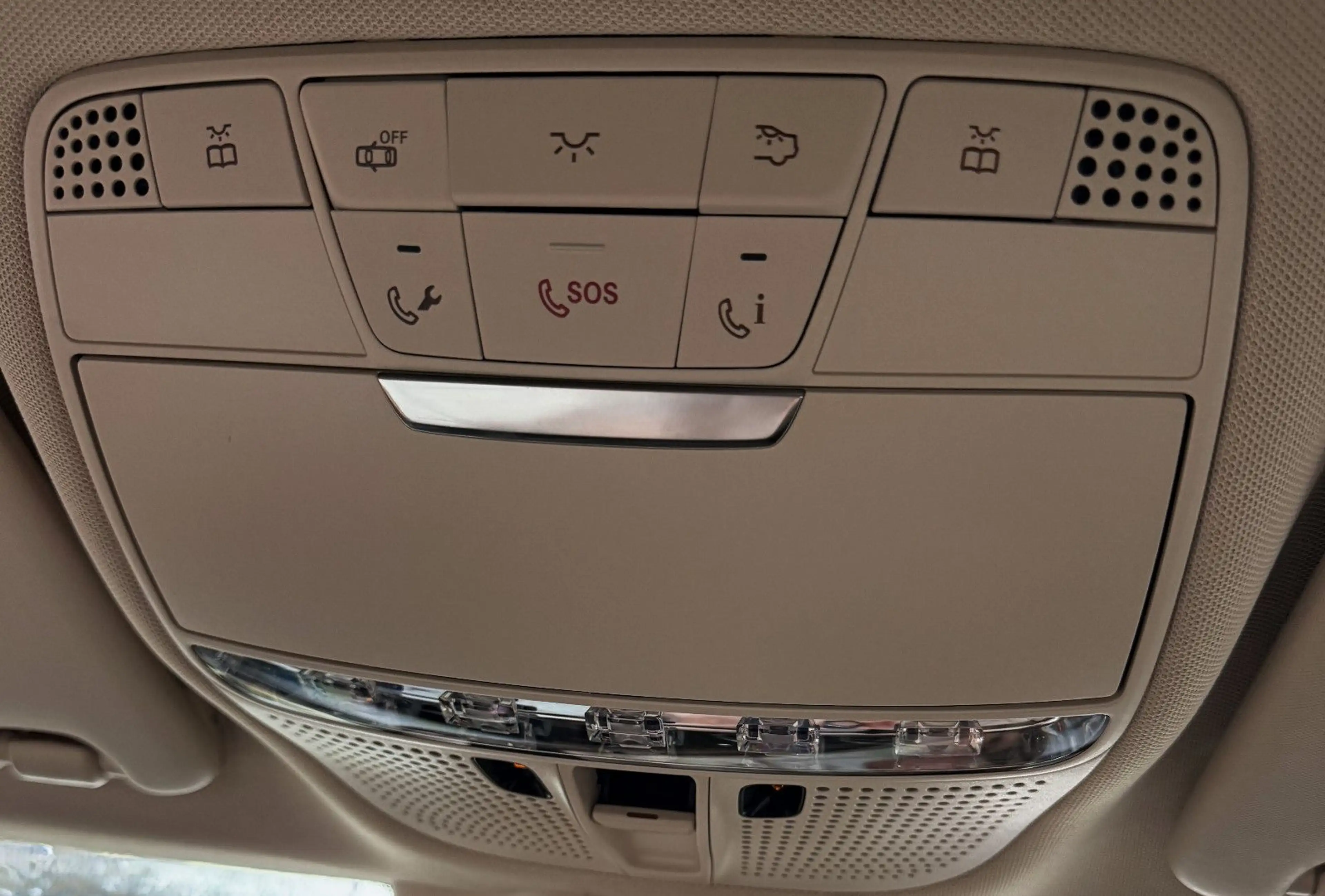Mercedes-Benz C 400 T 4Matic Avantgarde Business Plus — photo 10