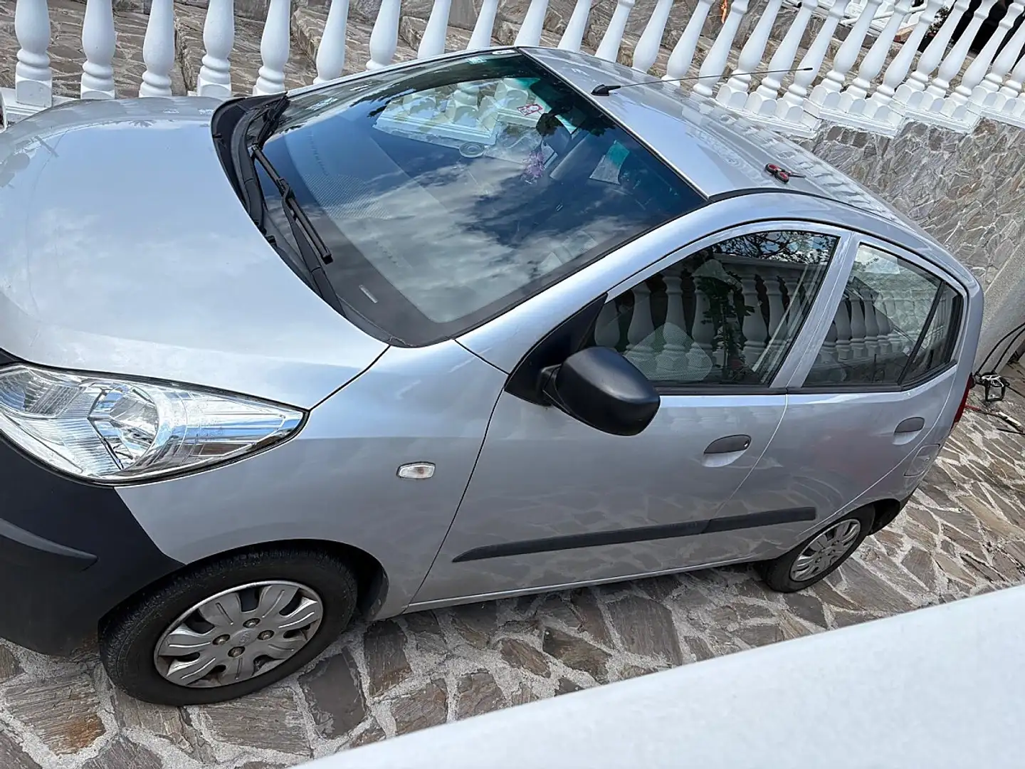 Hyundai i10 1,1 MPI Entry Silber - 1