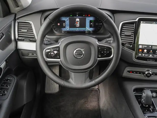 Volvo XC90 view 12