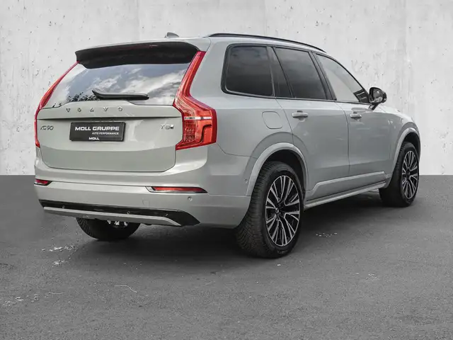 Volvo XC90 view 4