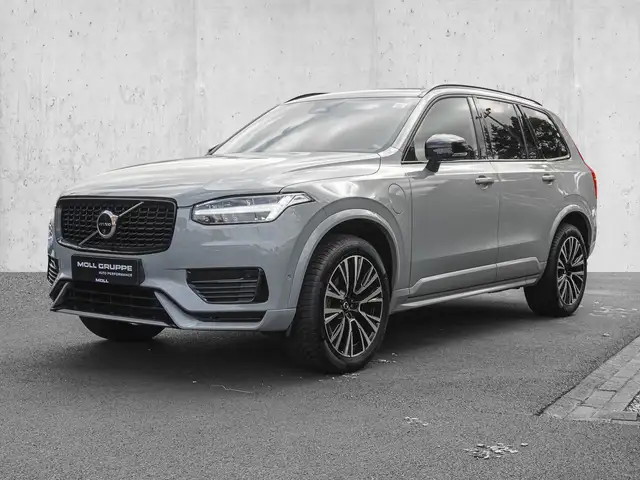 Volvo XC90 view 2