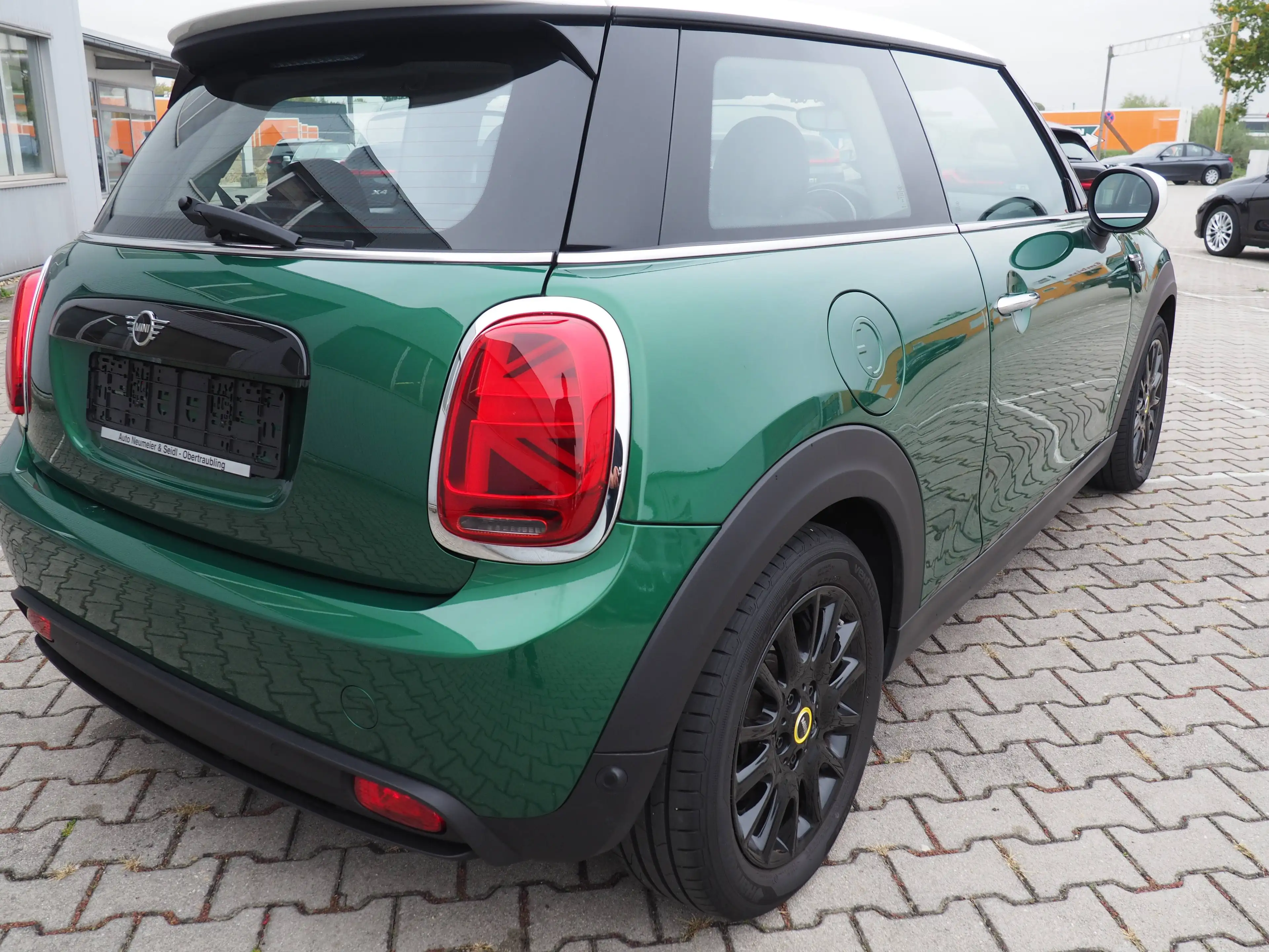 MINI Cooper SE Cooper SE Classic Trim*Sitzhzg*PDC*LED*Navigation* — photo 8