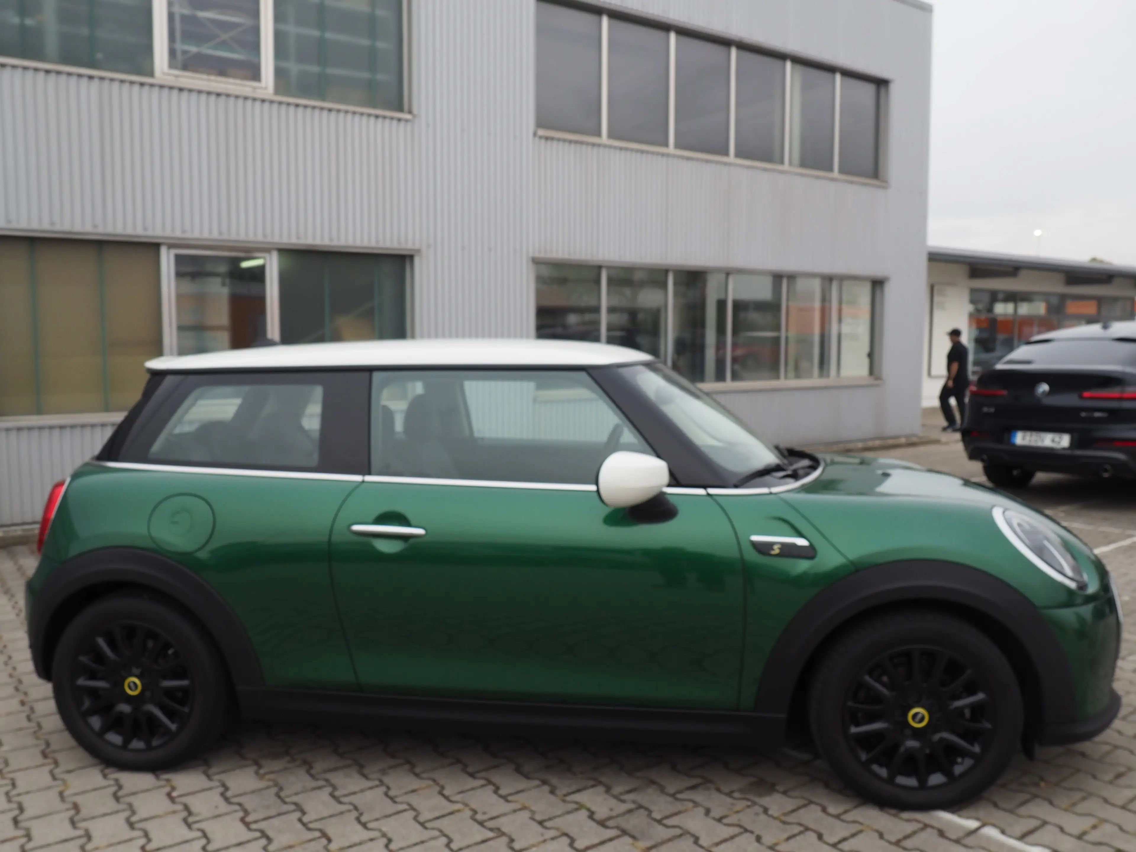 MINI Cooper SE Cooper SE Classic Trim*Sitzhzg*PDC*LED*Navigation* — photo 2