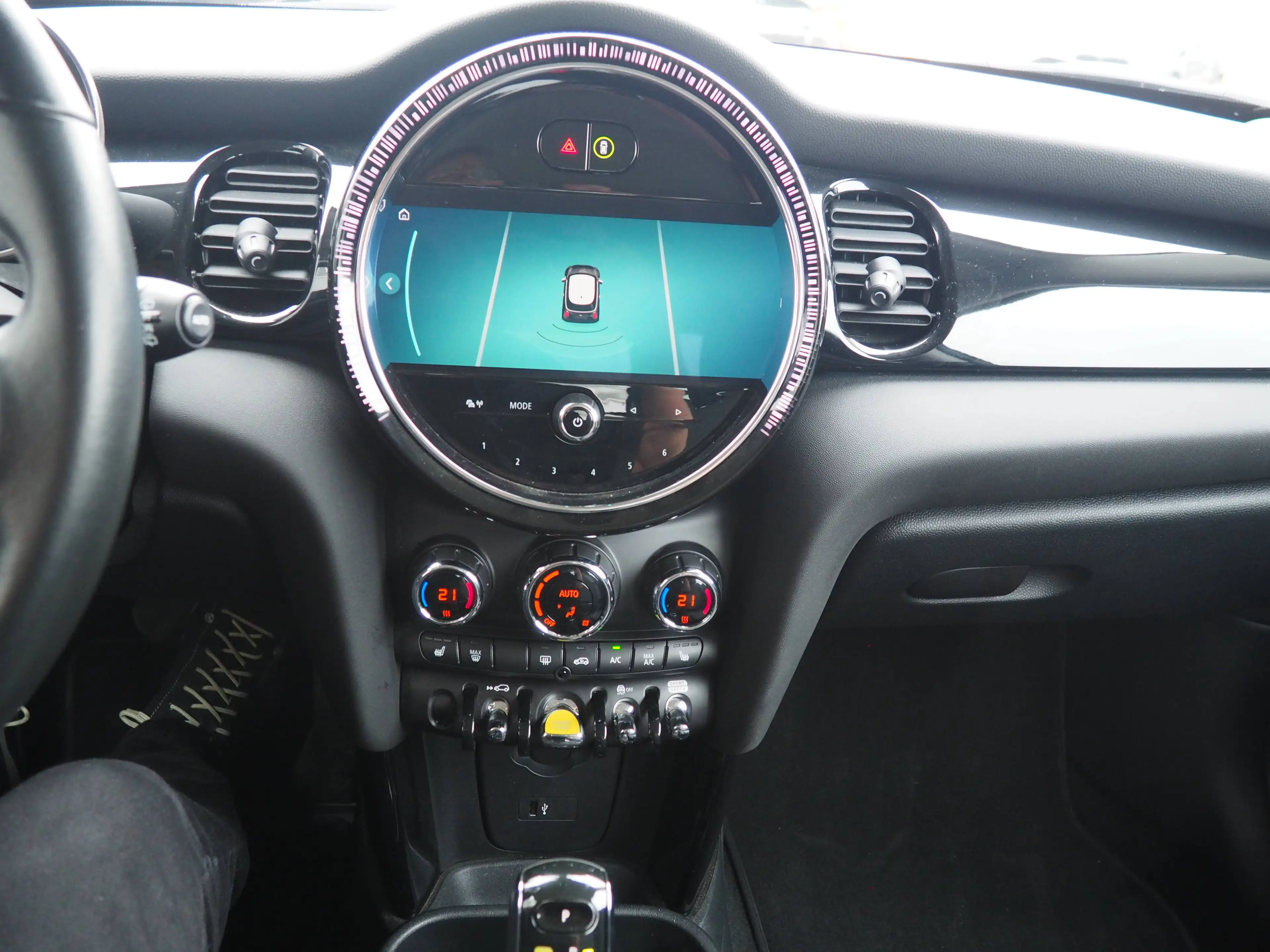 MINI Cooper SE Cooper SE Classic Trim*Sitzhzg*PDC*LED*Navigation* — photo 13