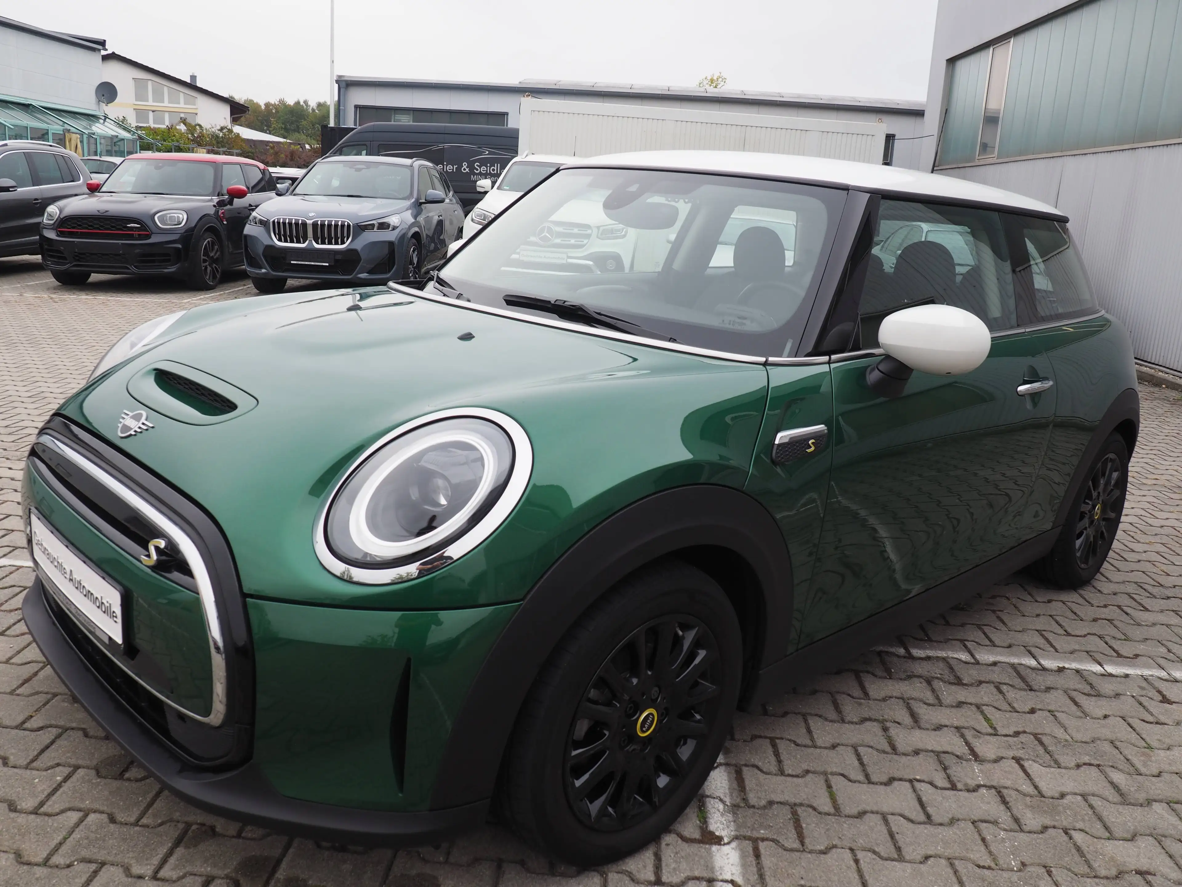 MINI Cooper SE Cooper SE Classic Trim*Sitzhzg*PDC*LED*Navigation* — photo 4