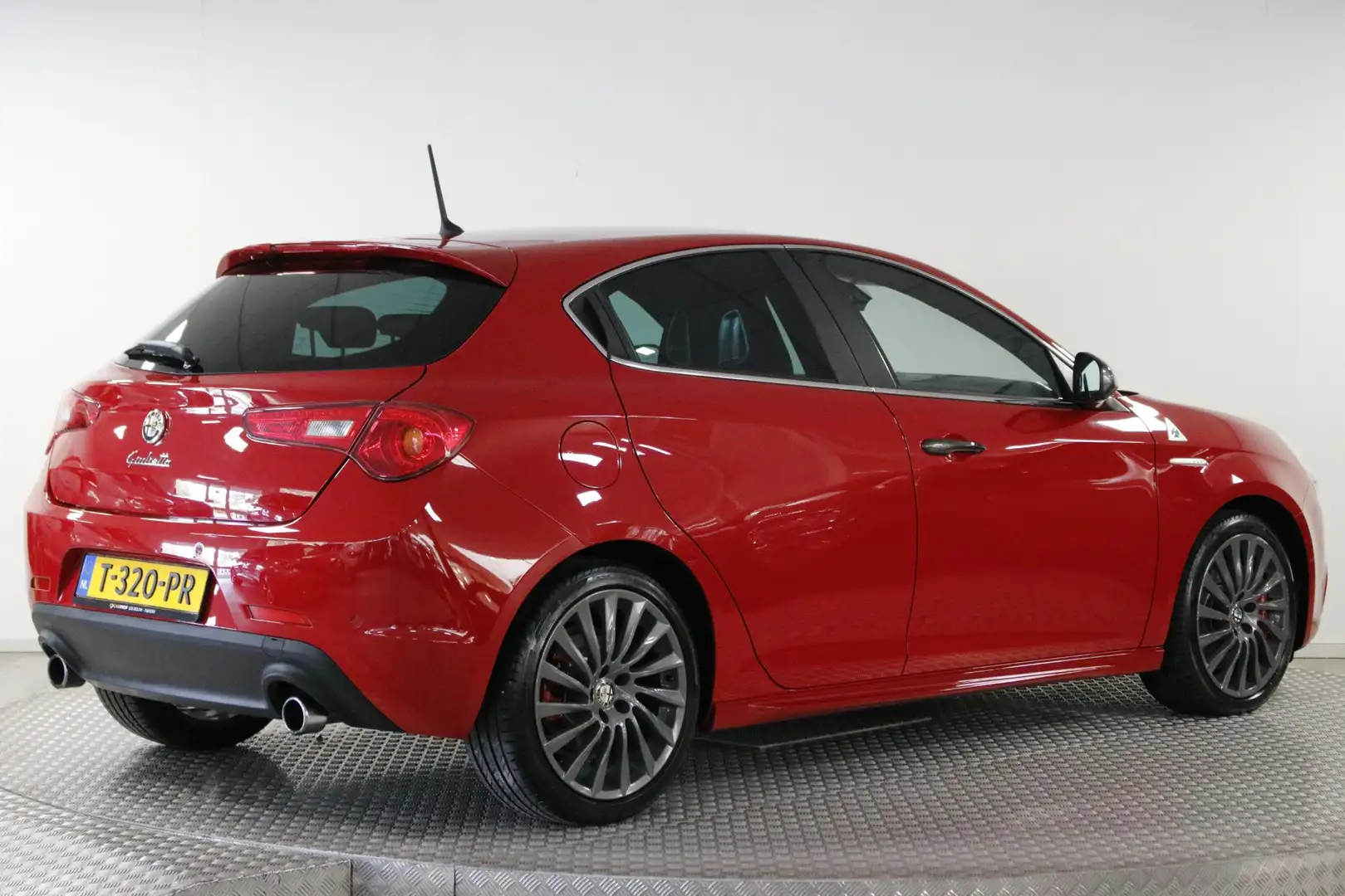 Alfa Romeo Giulietta 1.7 TBi Quadrifoglio Verde 241 PK. Clima | DAB | C Rot - 2