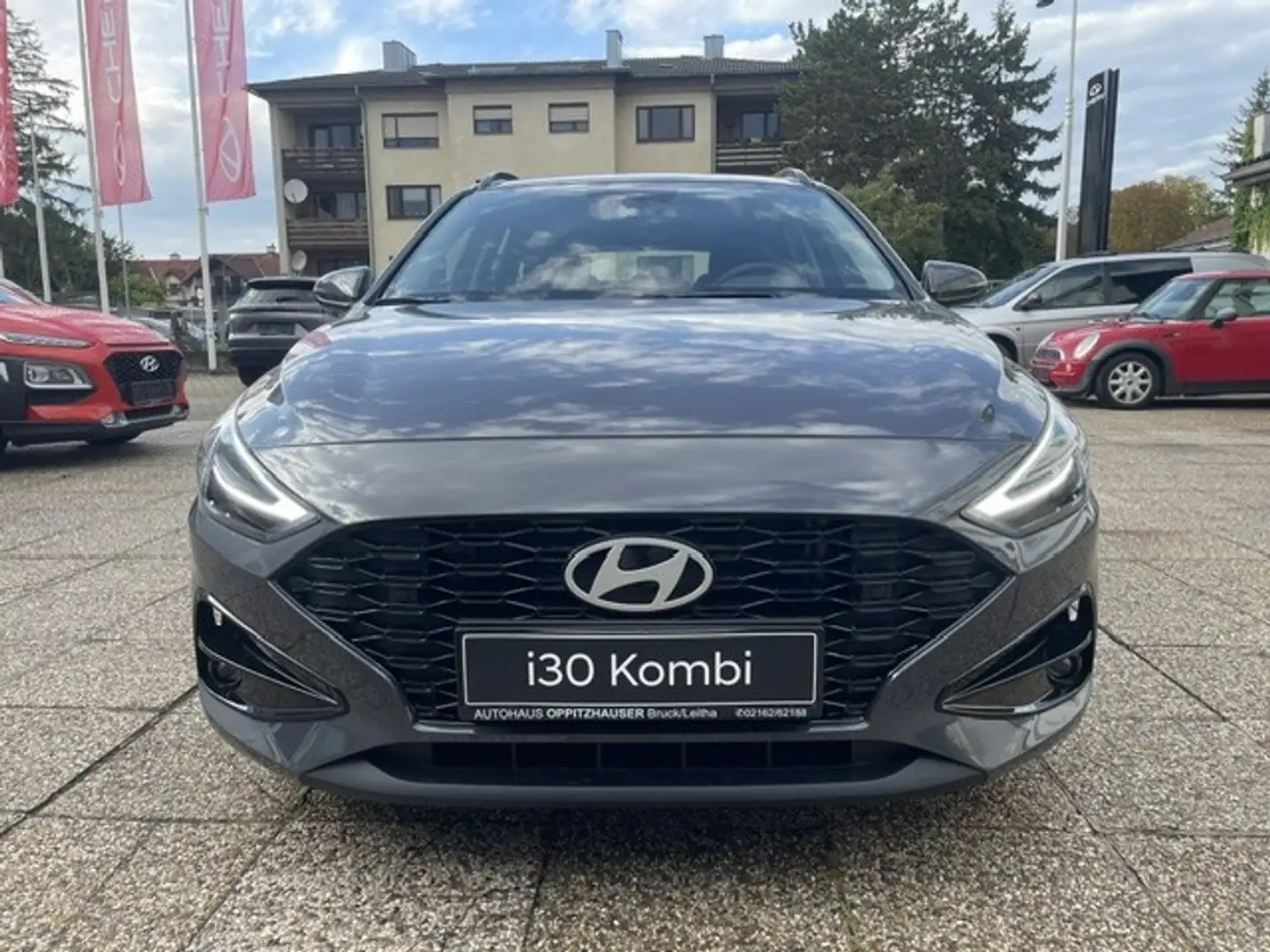 Hyundai i30 Kombi 1,0 TGDI Smart Line Grau - 2